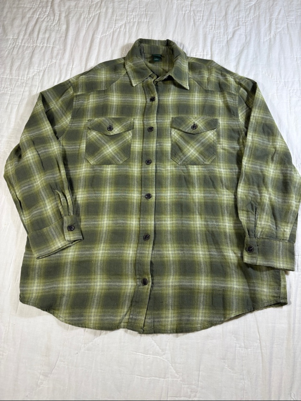 NWT Women's Oversized Green Plaid Flannel Button-Up Shirt w/Pockets Small
